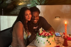 世界杯直播-甜蜜的爱情！布朗尼晒为女友庆生合照：祝我的一切生日快乐