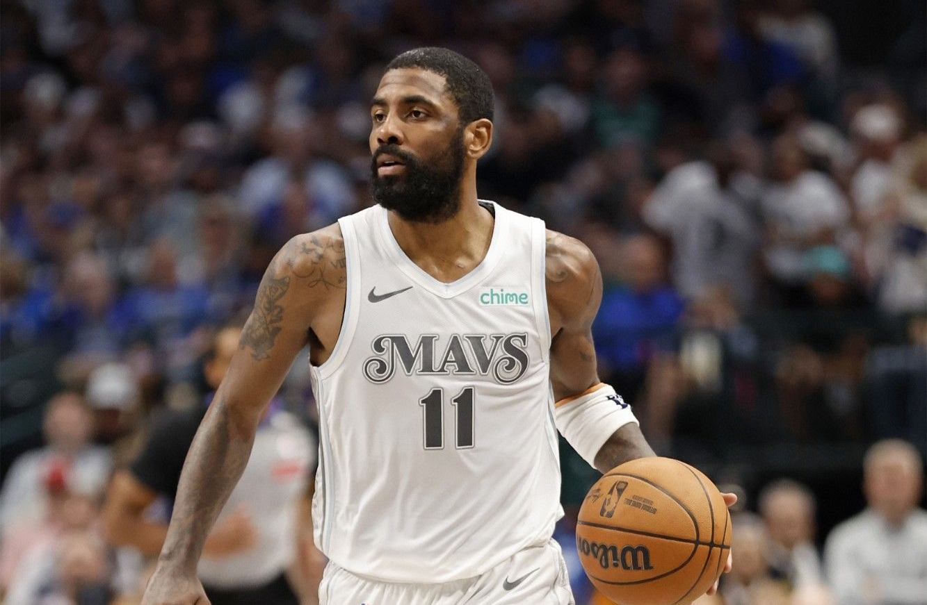 ESPN：独行侠应该换取一位可以组织进攻，并在欧文回归后改打侧翼的后卫