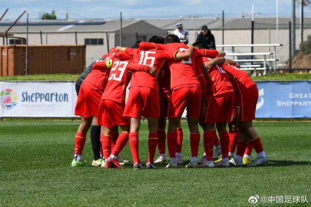 赛事赛程-杨晨鼓励国少把头抬起来 球队先回悉尼再返广州
